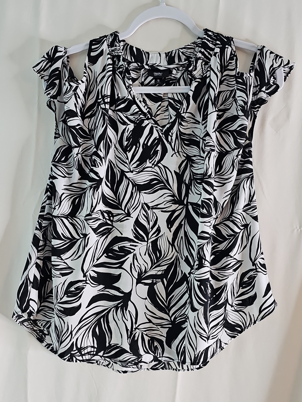 Massimo Black & White Leaf-Print Cold-Shoulder Blouse